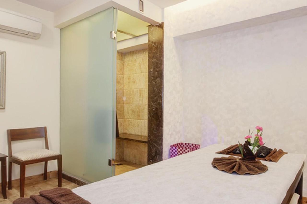 The Palm Spring A Boutique Hotel Naraina نيودلهي المظهر الخارجي الصورة