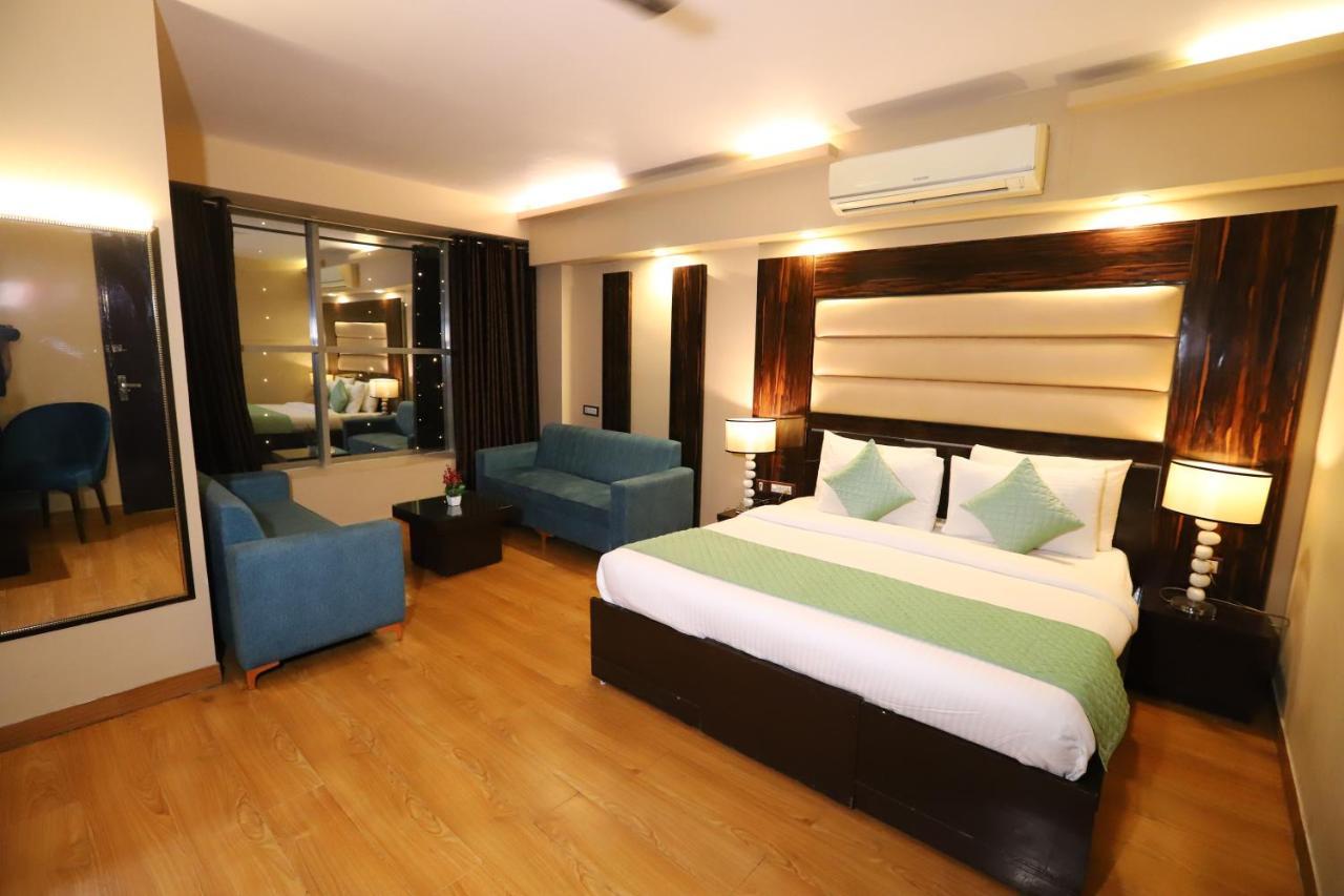 The Palm Spring A Boutique Hotel Naraina نيودلهي المظهر الخارجي الصورة